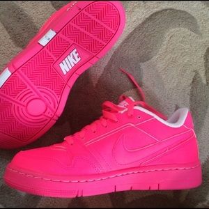 Hot pink Nike’s